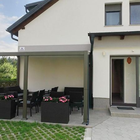 Apartmaji Anita Begunje pri Cerknici Exteriör bild