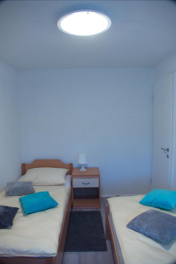 Apartmaji Anita Begunje pri Cerknici Exteriör bild