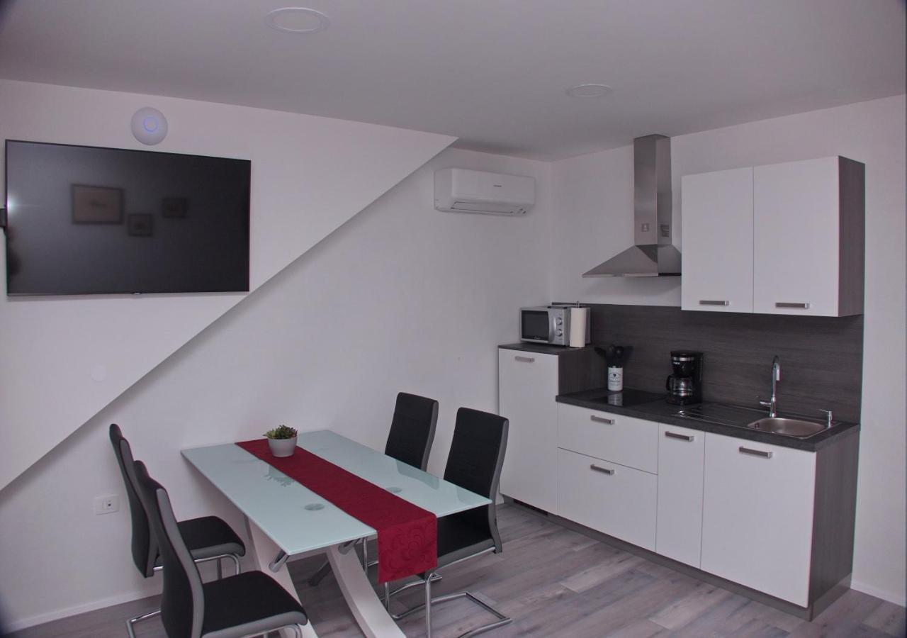 Apartmaji Anita Begunje pri Cerknici Exteriör bild