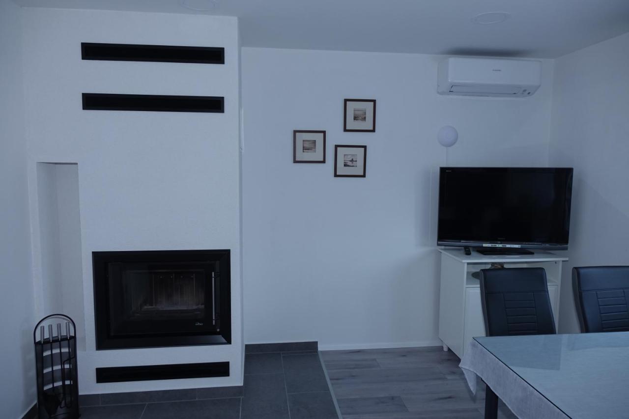 Apartmaji Anita Begunje pri Cerknici Exteriör bild