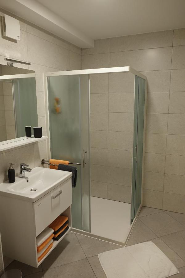 Apartmaji Anita Begunje pri Cerknici Exteriör bild